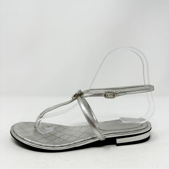 Chanel Silver Leather Crystal Embellished Interlocking CC Thong Flat Sandals - Picture 9 of 13